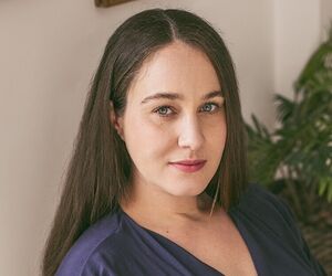 María