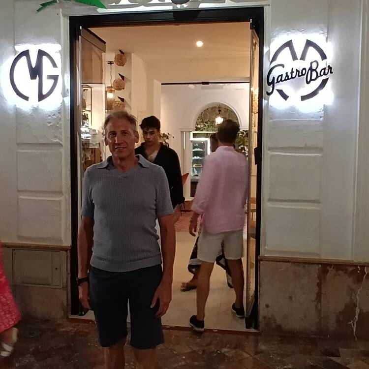 Foto de perfil de Luis Mena