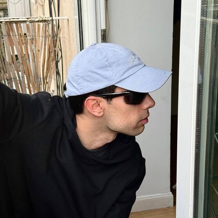 Foto de perfil de Adrian