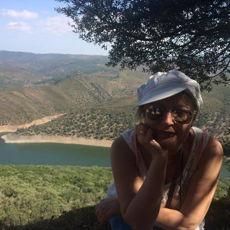 Foto de perfil de Maria Angeles R