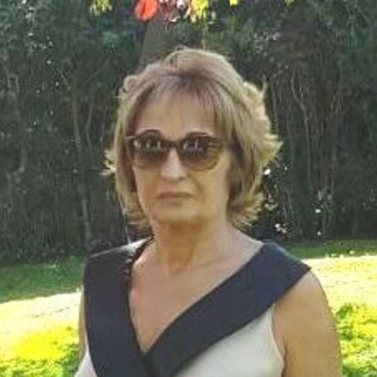 Foto de perfil de MARIA DEL CARMEN